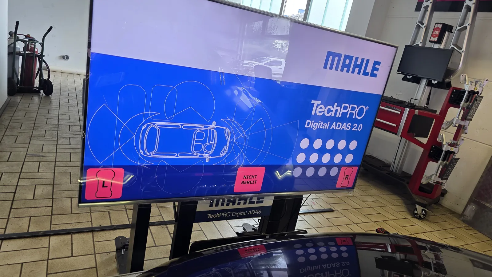 Kalibriersystem MAHLE TechPRO Digital ADAS in der Werkstatt von KS Autoglas Elmshorn